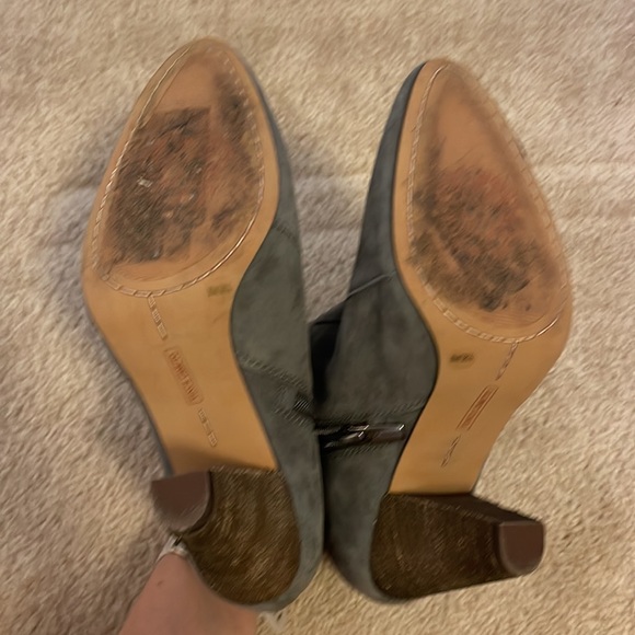 Vince Camuto | Grey Suede Booties | Sz 8 - Picture 4 of 6